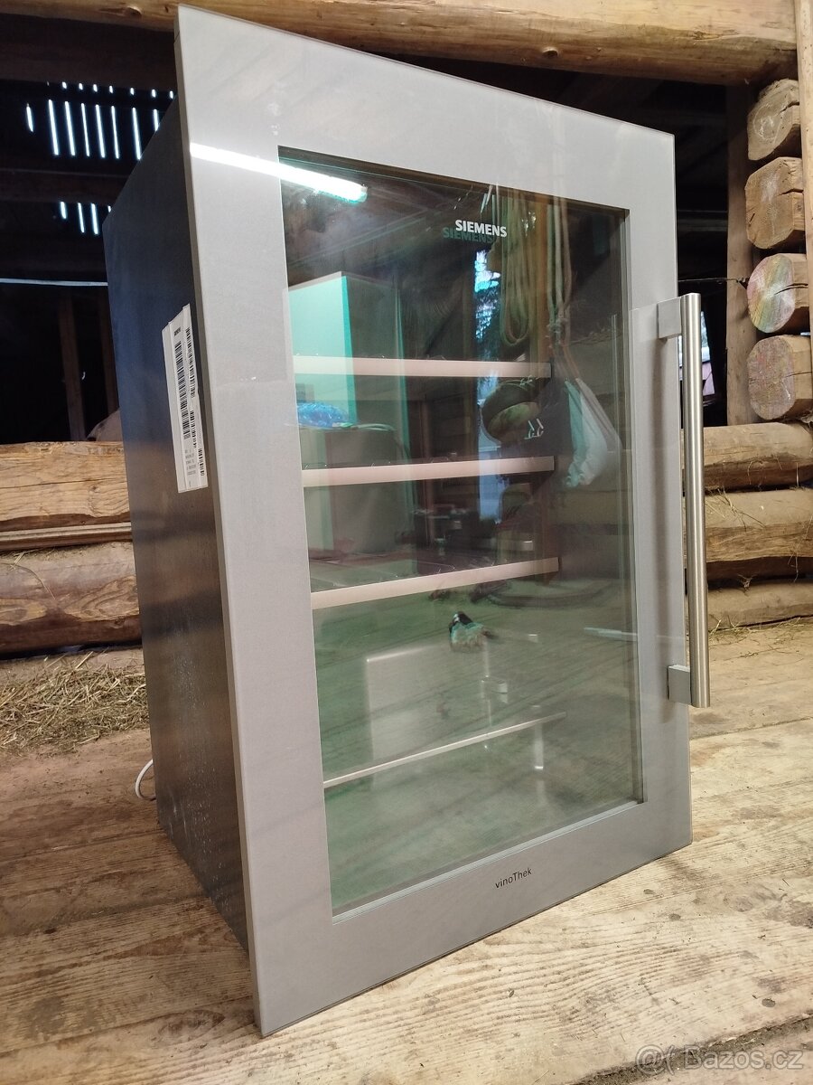 Vinotéka lednice Siemens