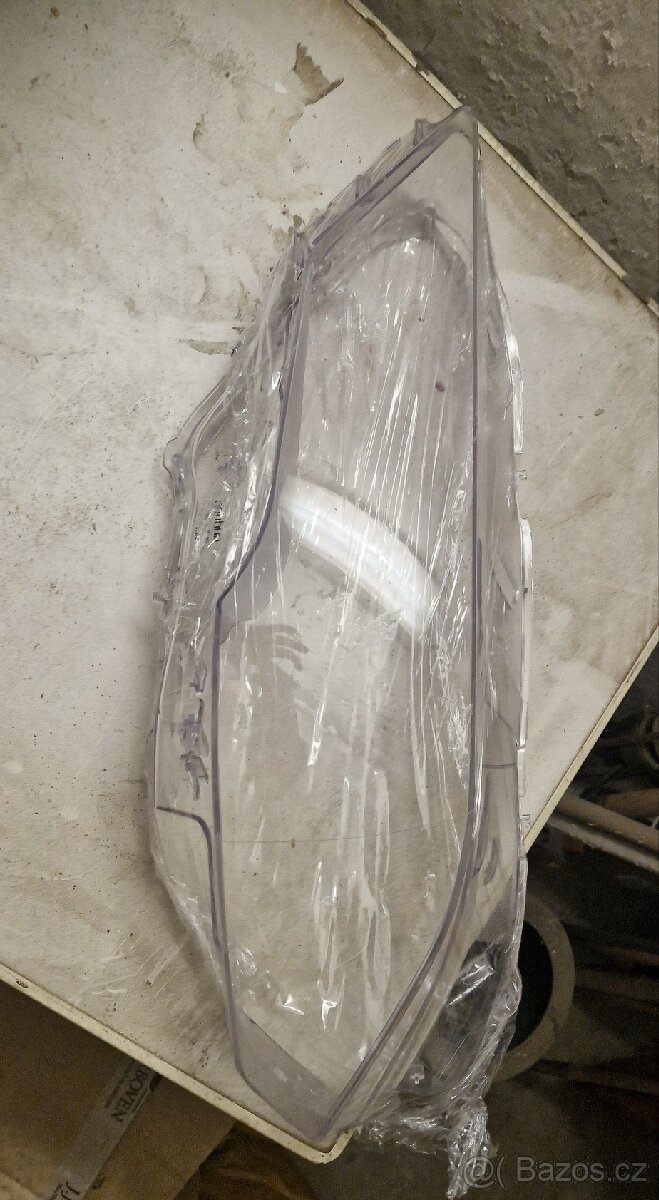 Ford mustang levé přední světlo