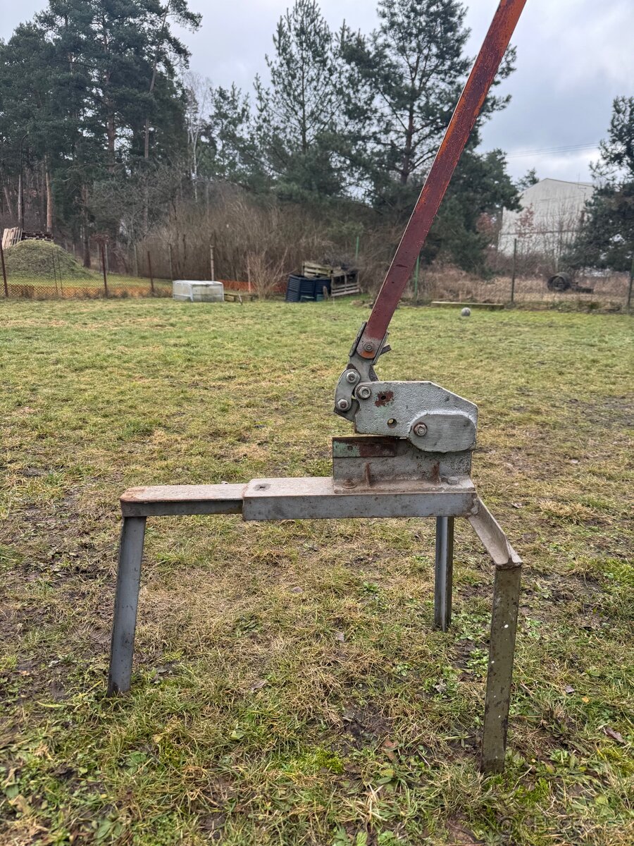 Nůžky pákové ruční