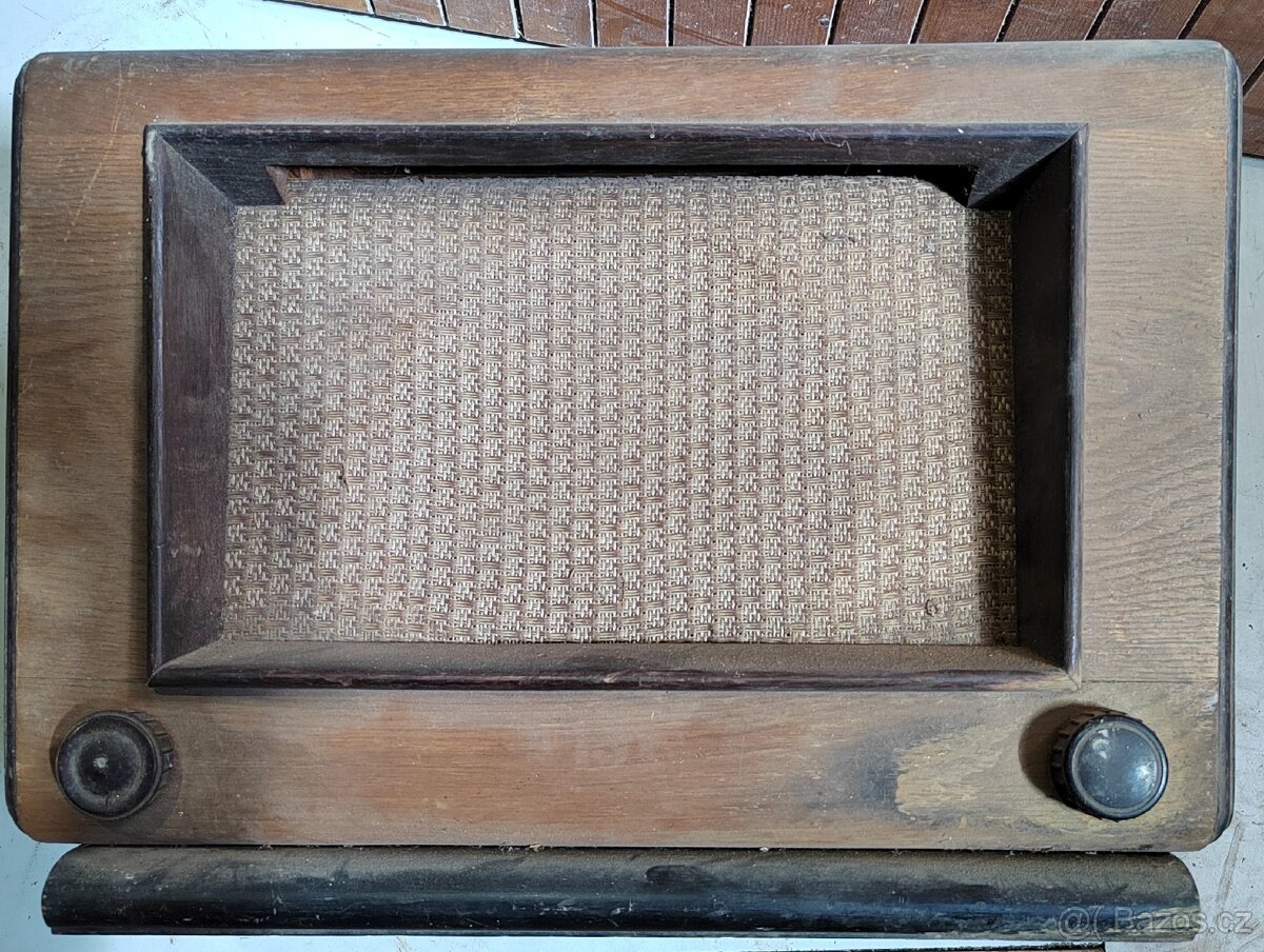 Staré retro rádio.