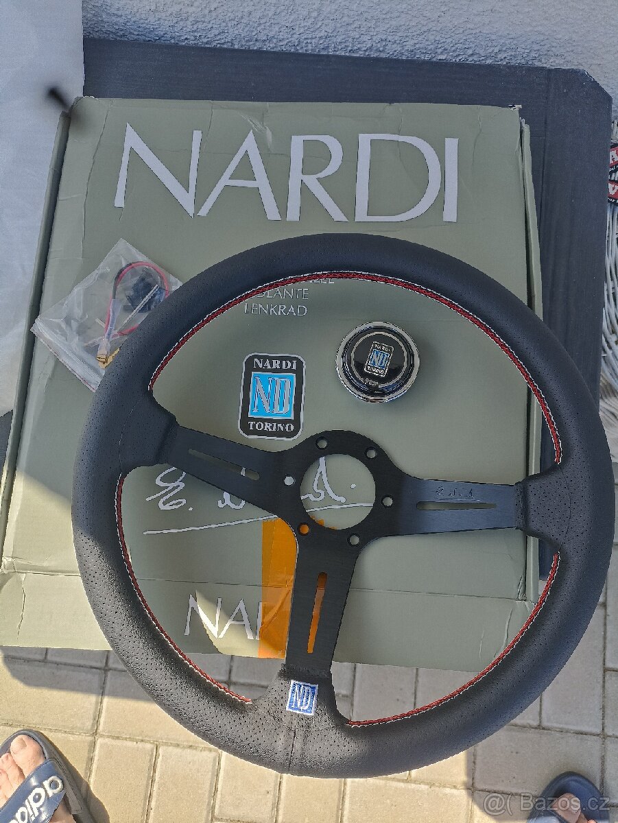 Volant Nardi s příslušenstvím