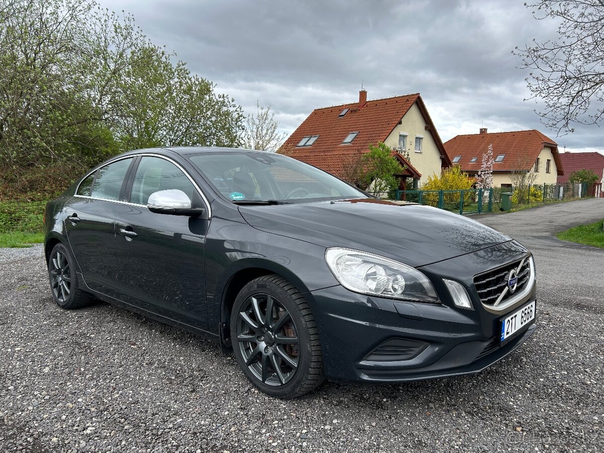 Volvo S60 2.4 D5 R-Design 158kw Nebourané Servisovane 1.Maj