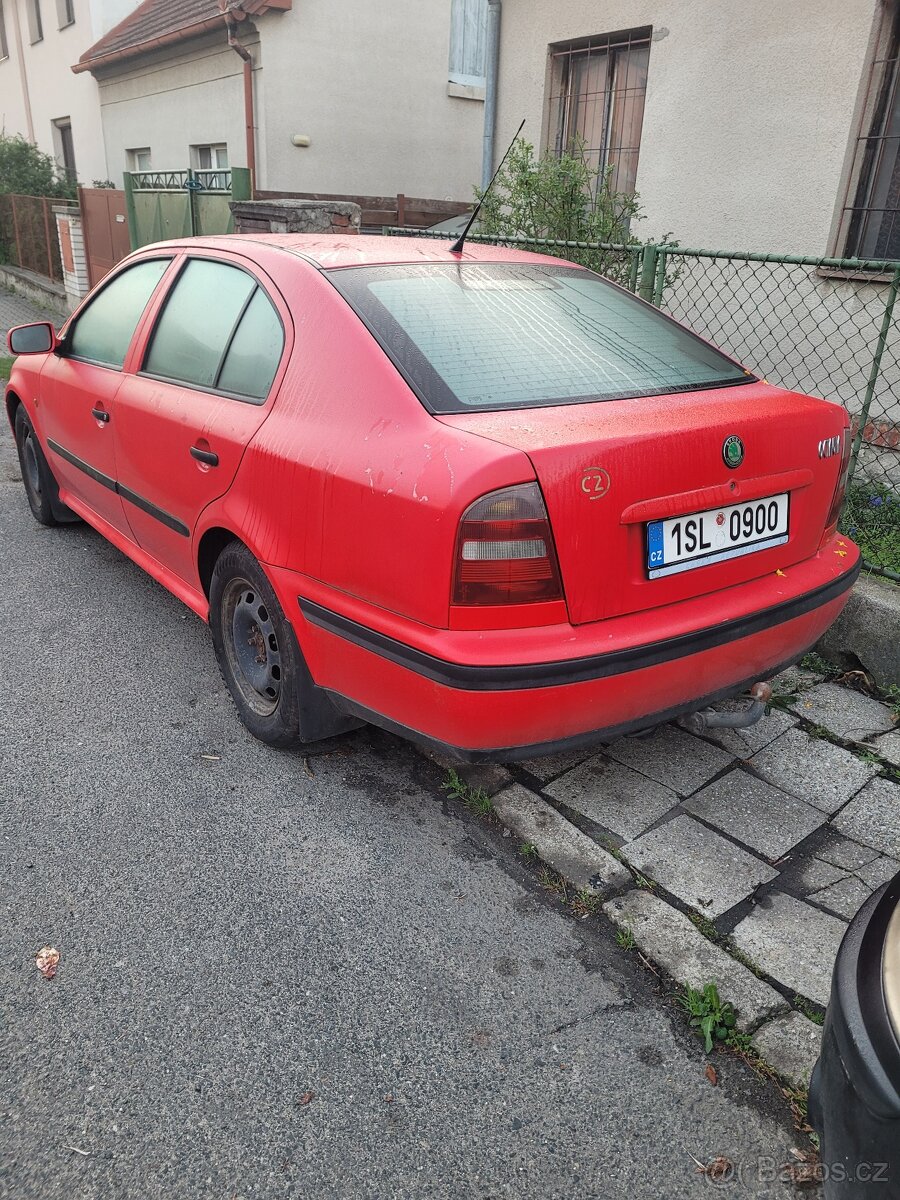 Škoda Octavia 1 rok 1998 s motorem 1.4 mpi