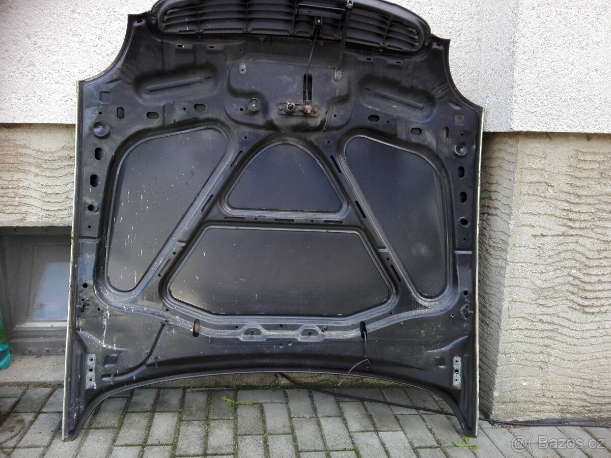 Ford Scorpion MK2 kapota