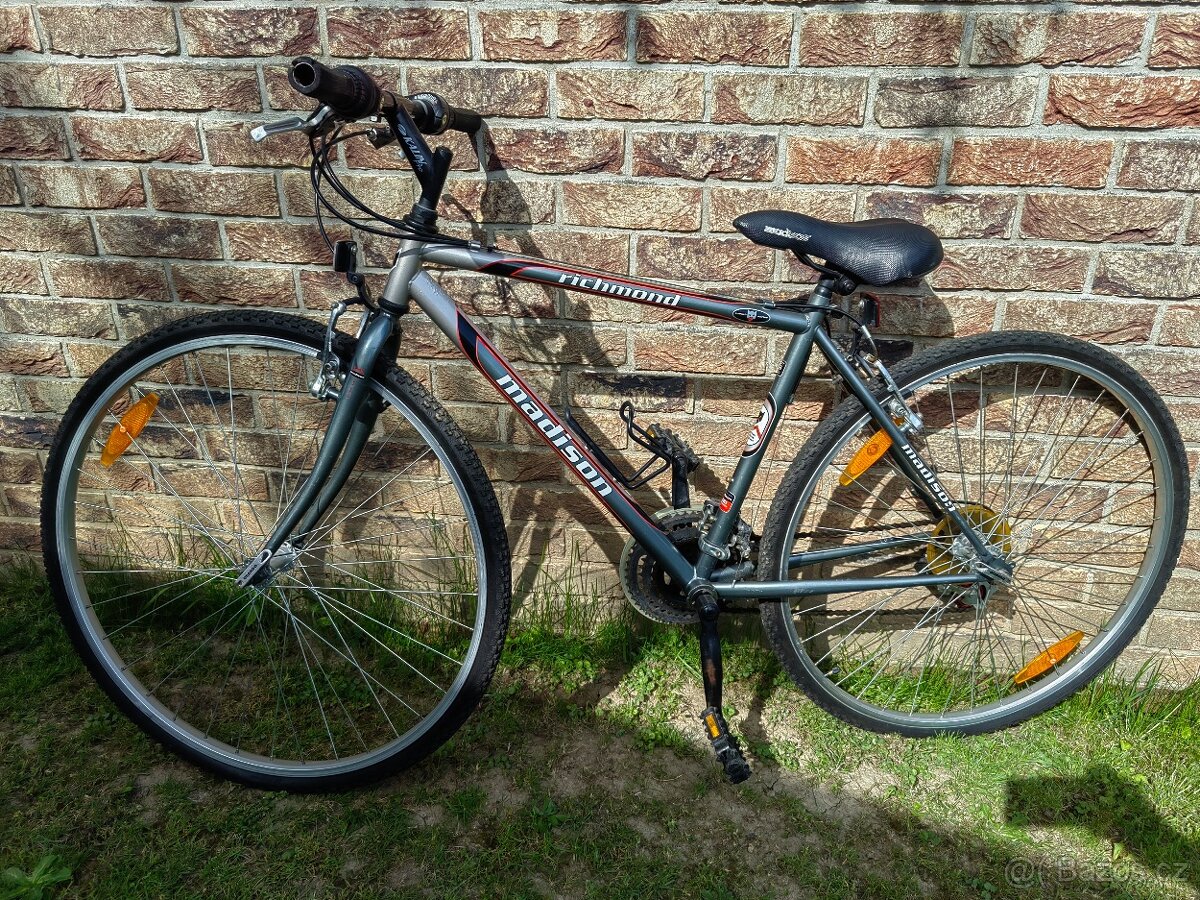 Madison Richmond 28''