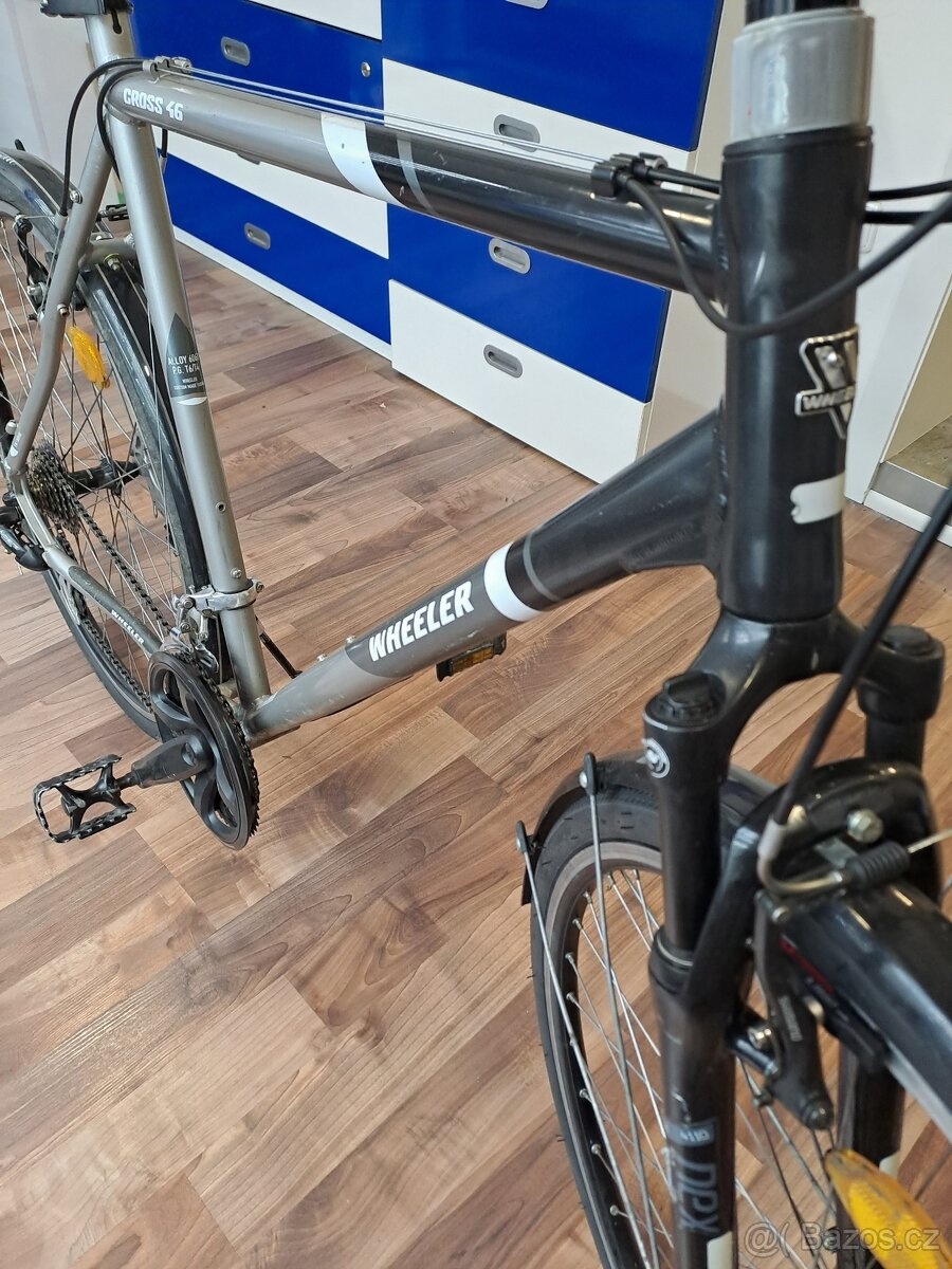 Zachovalé pánské trekingové kolo Wheeler / PO SERVISU