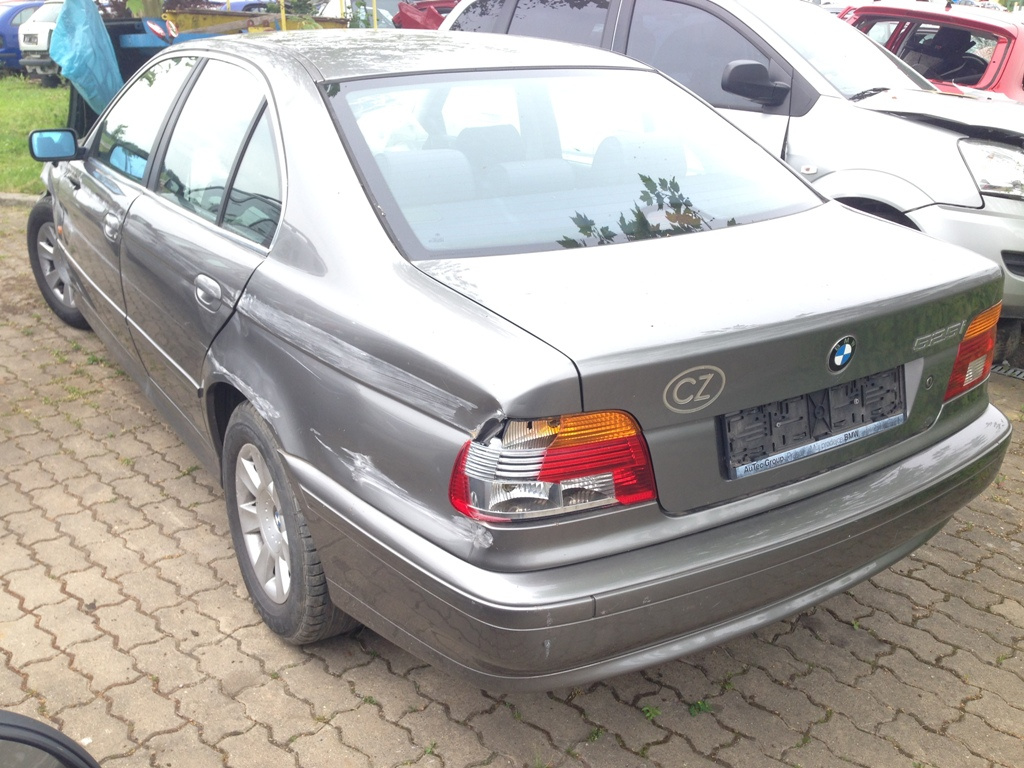 BMW E39 525i 141kW rok 2001 sedan automat - díly