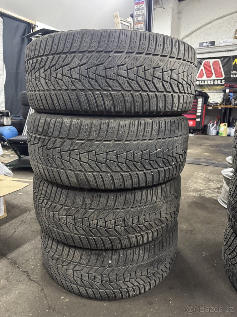 Gumy 235/45/18 Hankook Icept evo 3