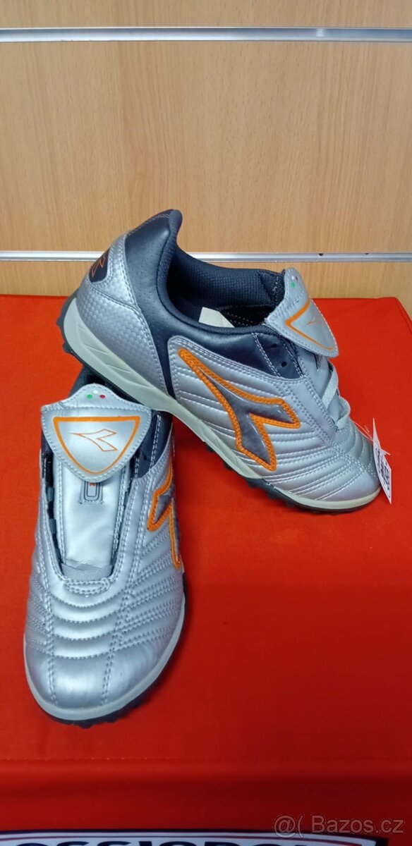 Turfy Coppa TF Diadora velikost 38 nové