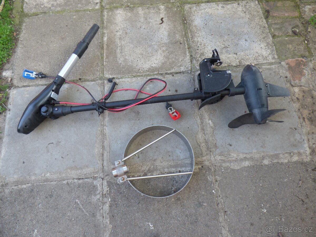lodní elektromotor