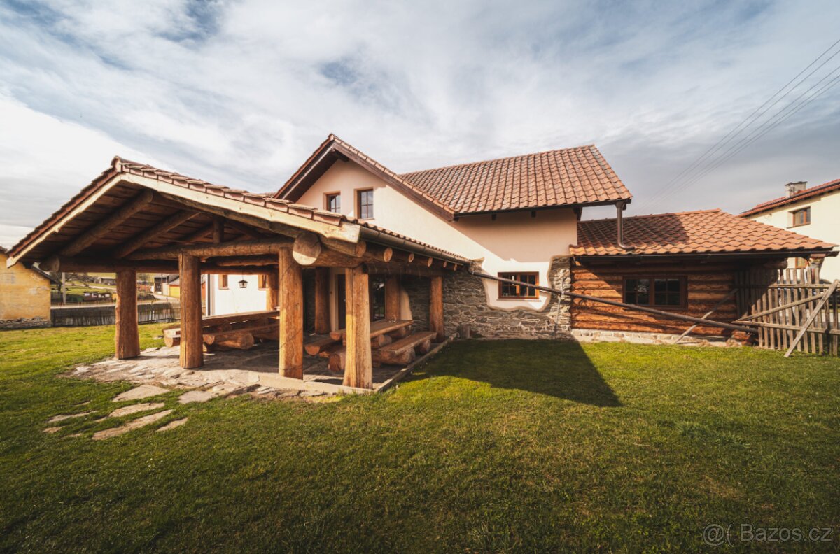 Srub v hraniční oblasti absolutní tmy Manětín / Rabštejn