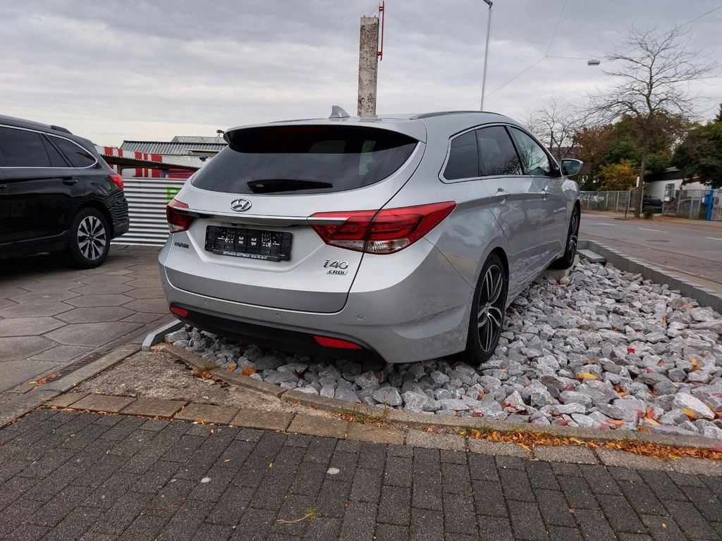 Prodám Hyundai i40 PREMIUM MAX výbava LUXURY