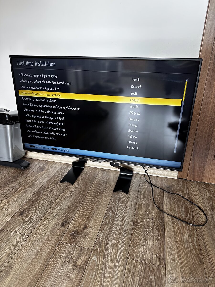 40" 4K Panasonic TX-40CX400E (102cm)