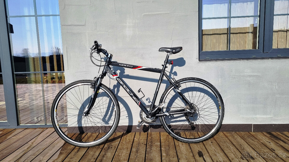 APACHE MATTO 19" krosové kolo - trek - hezký stav