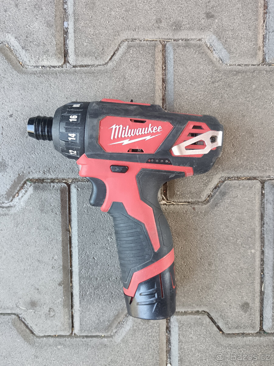 Aku subkompaktní šroubovák Milwaukee M12 BD