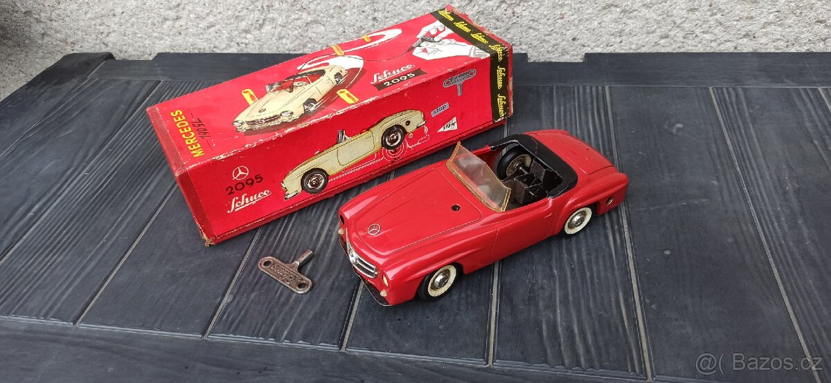 Schuco Mercedes Benz na klíček