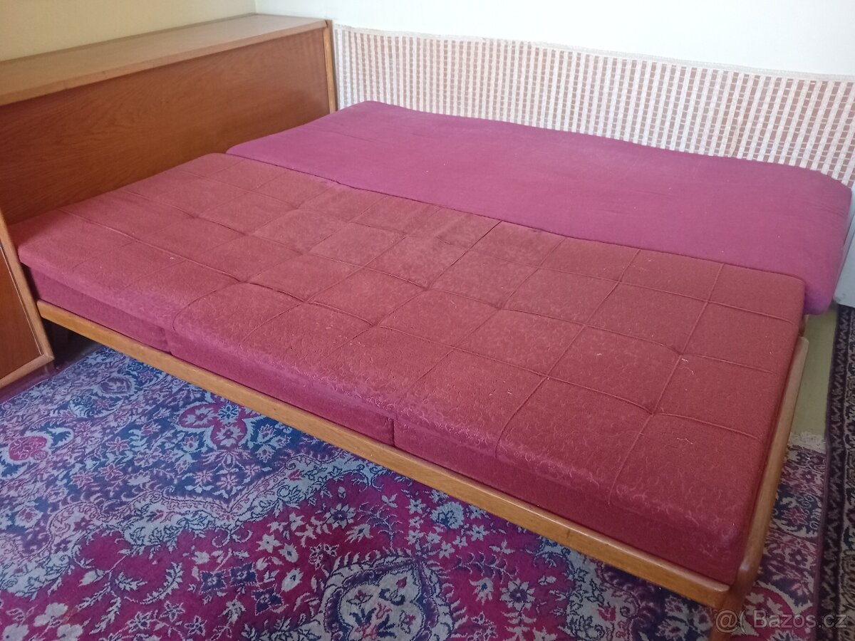 Válendy s bednou na peřiny