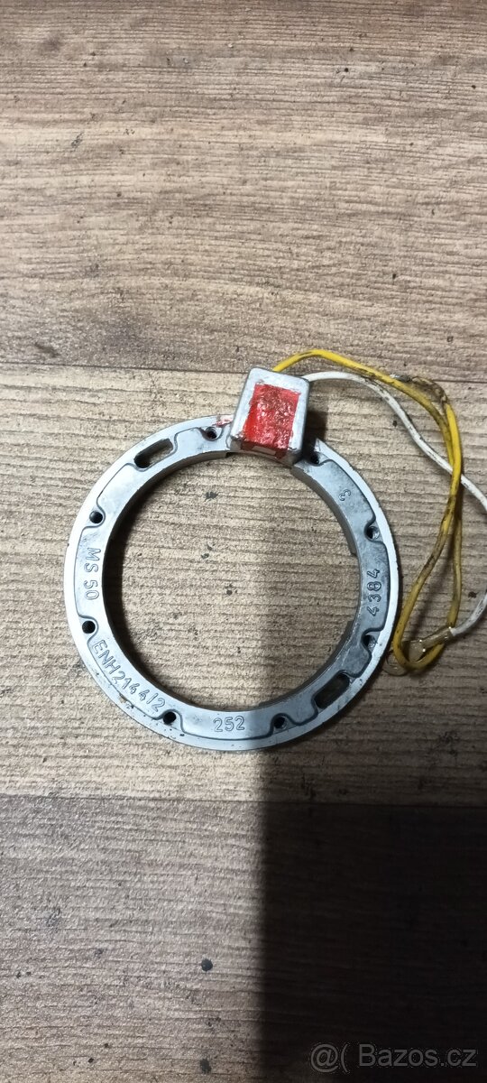 Babetta 210 - Nosič statoru Babetta se snímačem.