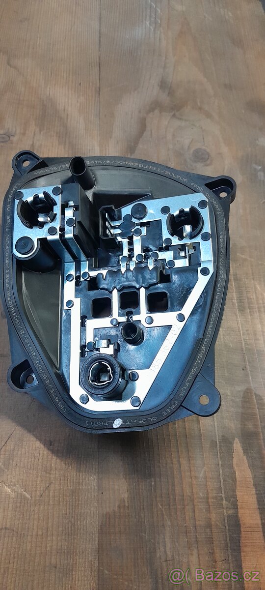 Octavia 3 - pravý nosič žárovek