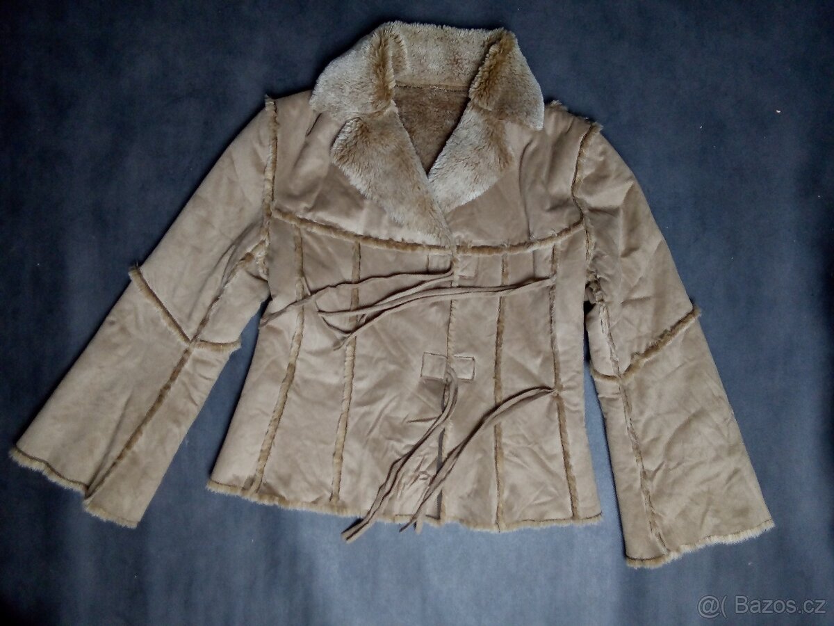 Dámský kabát krátký