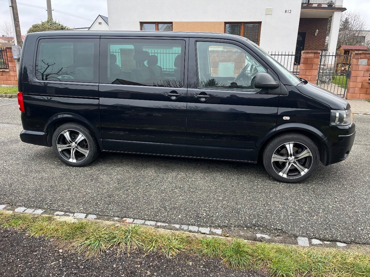 Volkswagen Multivan T5 2013 2.0 TDi 103kW webasto tažné