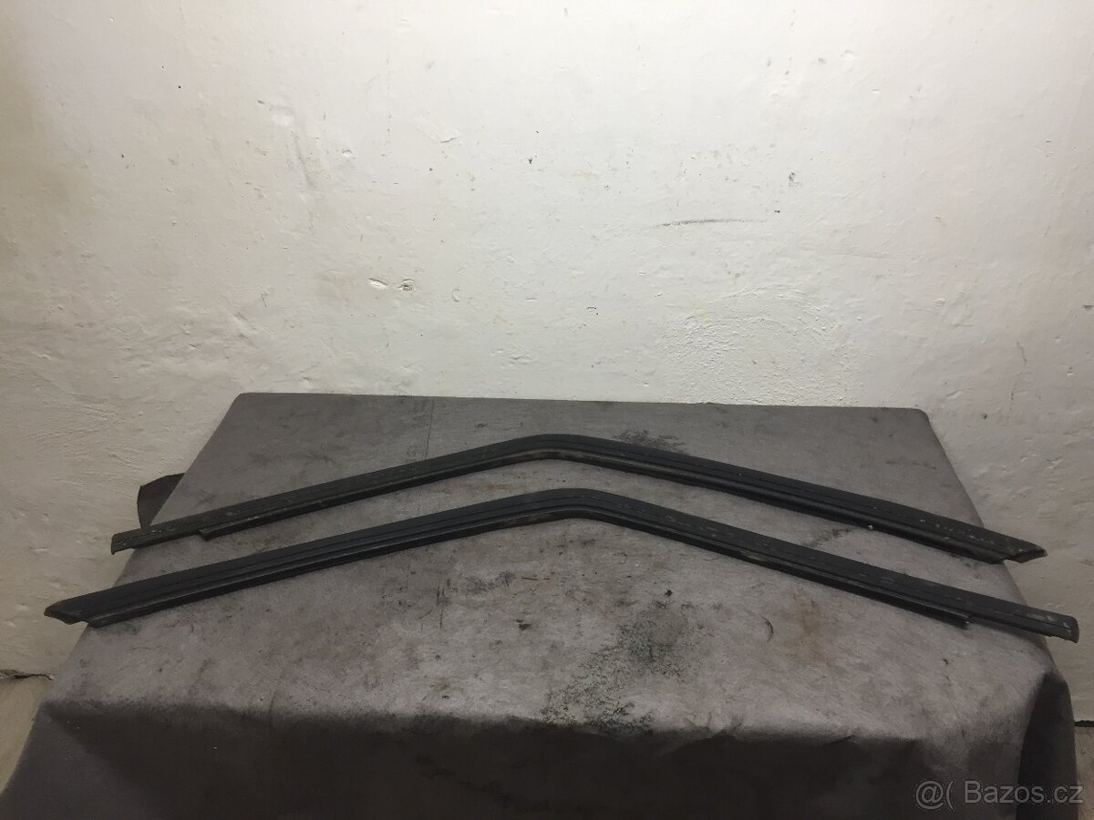 ŠKODA FELICIA PICK-UP 1995-2002 - LIŠTY NAD DVEŘE