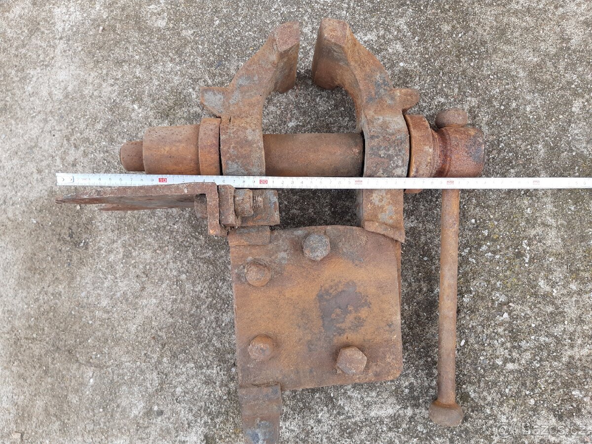 Velký kovářský svěrák, čelisti 125