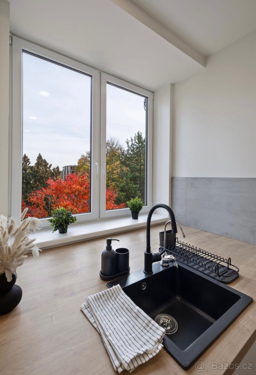 Samostatné neprůchozí pokoje v Pisárkách