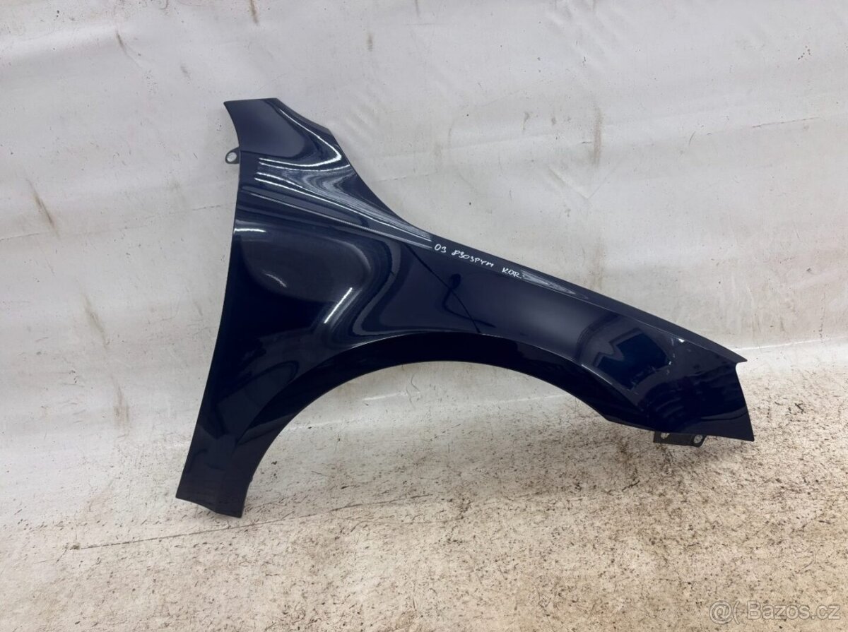 Přední pravý blatník Škoda Octavia 3