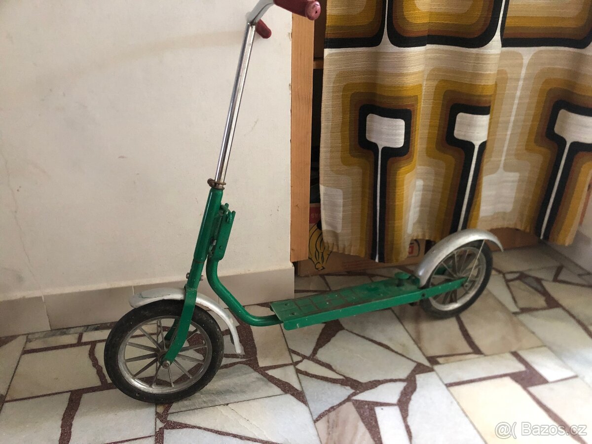 dětská koloběžka