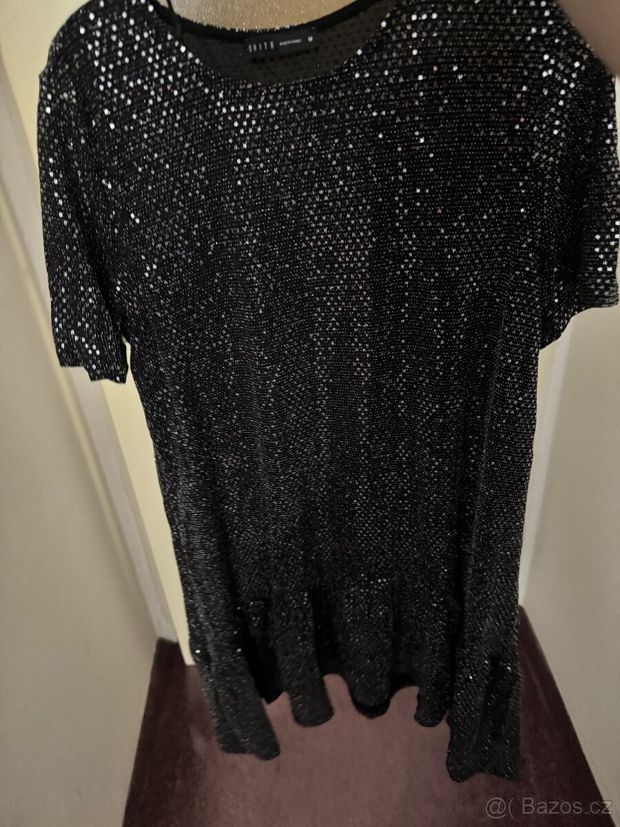 Třpytivé dámské šaty Mohito vel. M