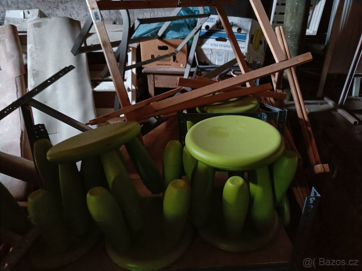 dětské židle a stoly plast i dřevo
