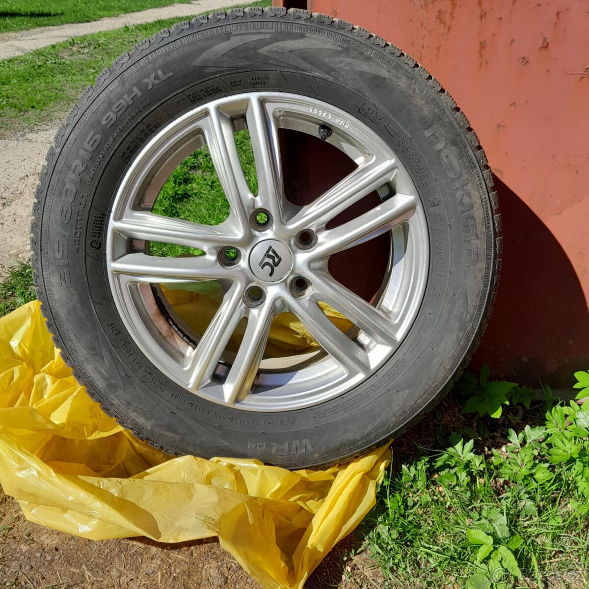 Zimní sada kol 5x114,3 R16 215 60 16
