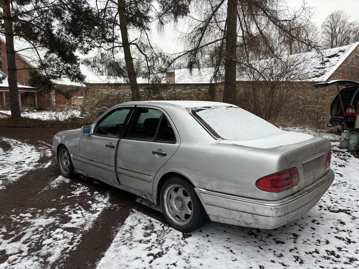Nahradní díly mercedes w210