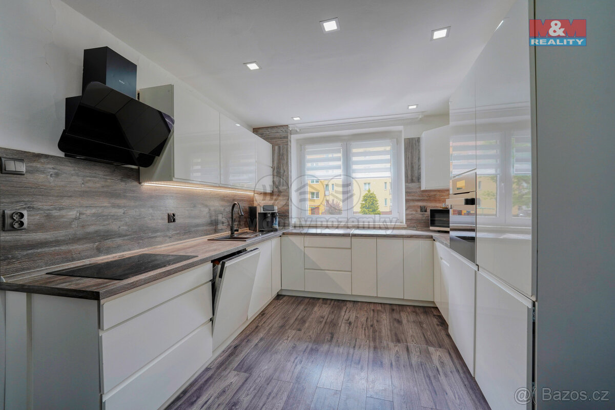 Prodej bytu 2+1, 55 m², Ostrov, ul. Šafaříkova