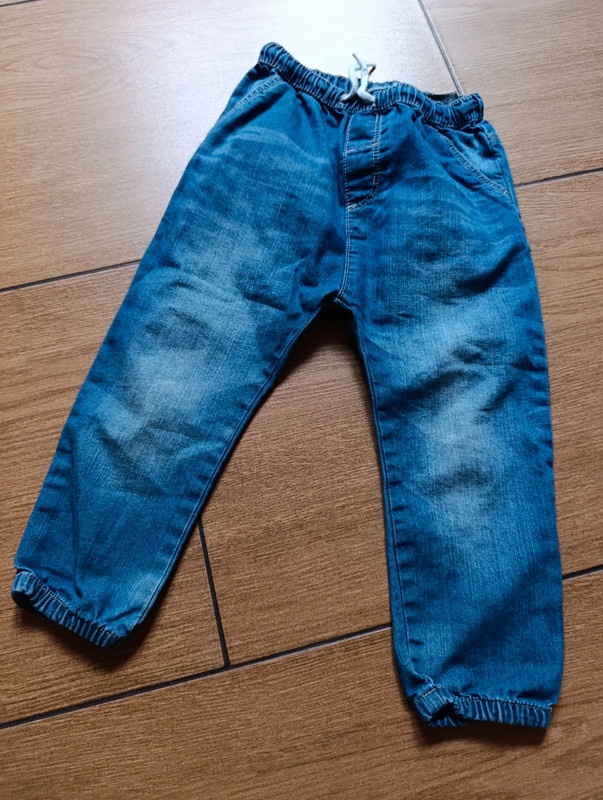 džíny H&M 3-4roky