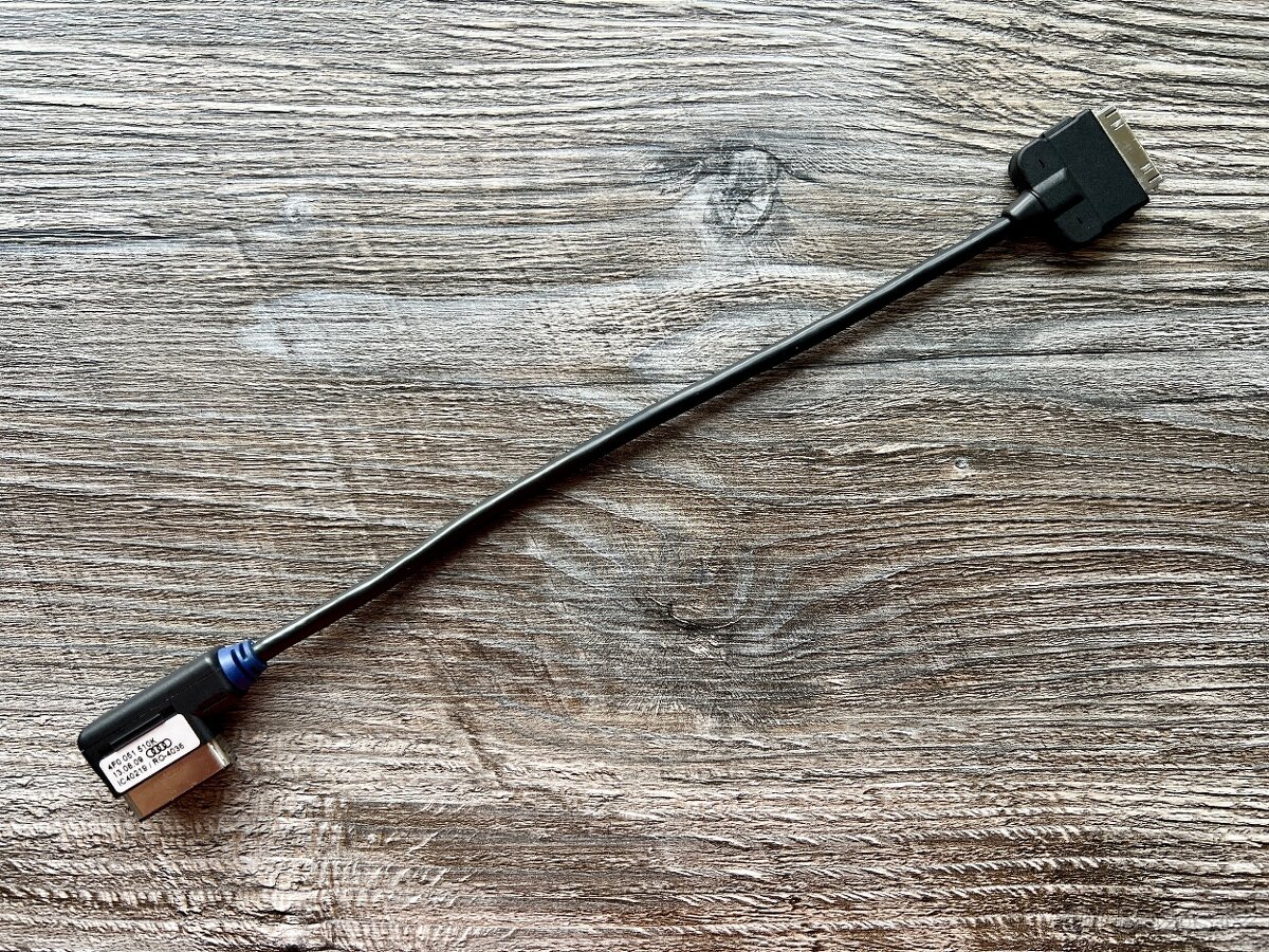 Audi - propojovací kabel k MDI / Media IN - iPod / iPhone