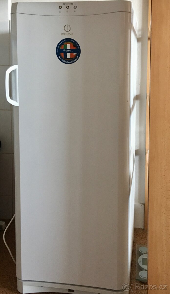Starsi suplikovy mrazak Indesit A+