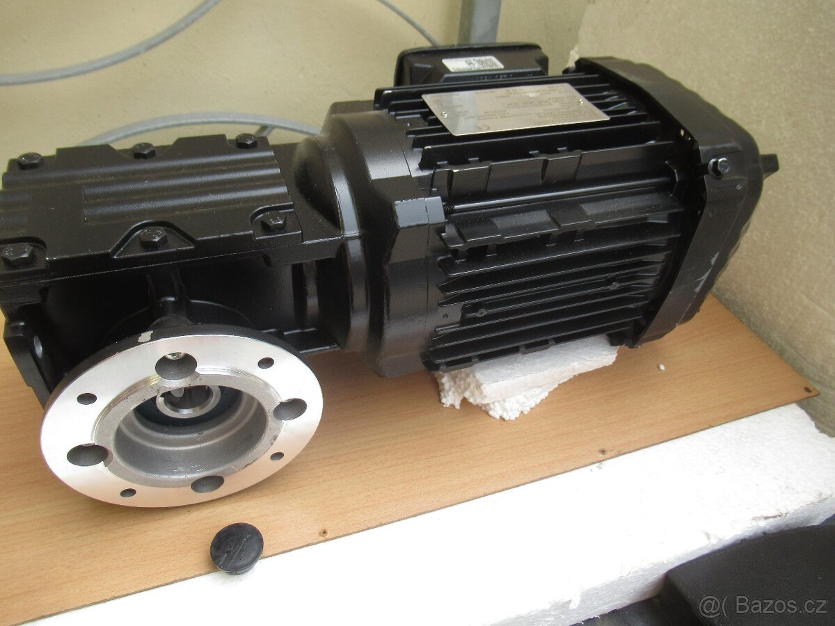 SEW-NOVÁ elektropřevodovka 400V.0,75kw-348ot.min.