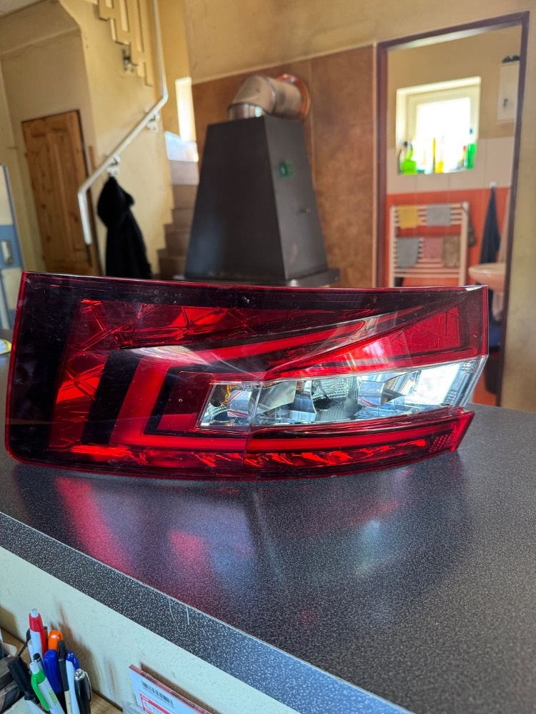 3V5 945 208 - PZ svělo vnější Superb 3 Liftback