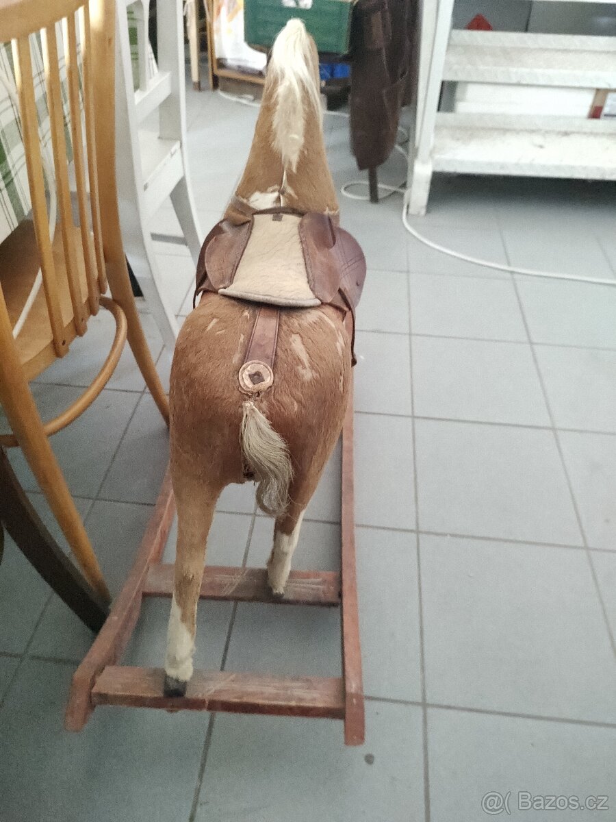 Houpací kůň