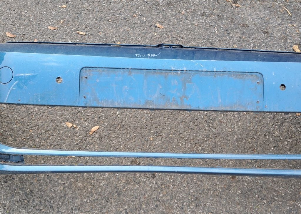 Predni naraznik vw touran 5TA807221A