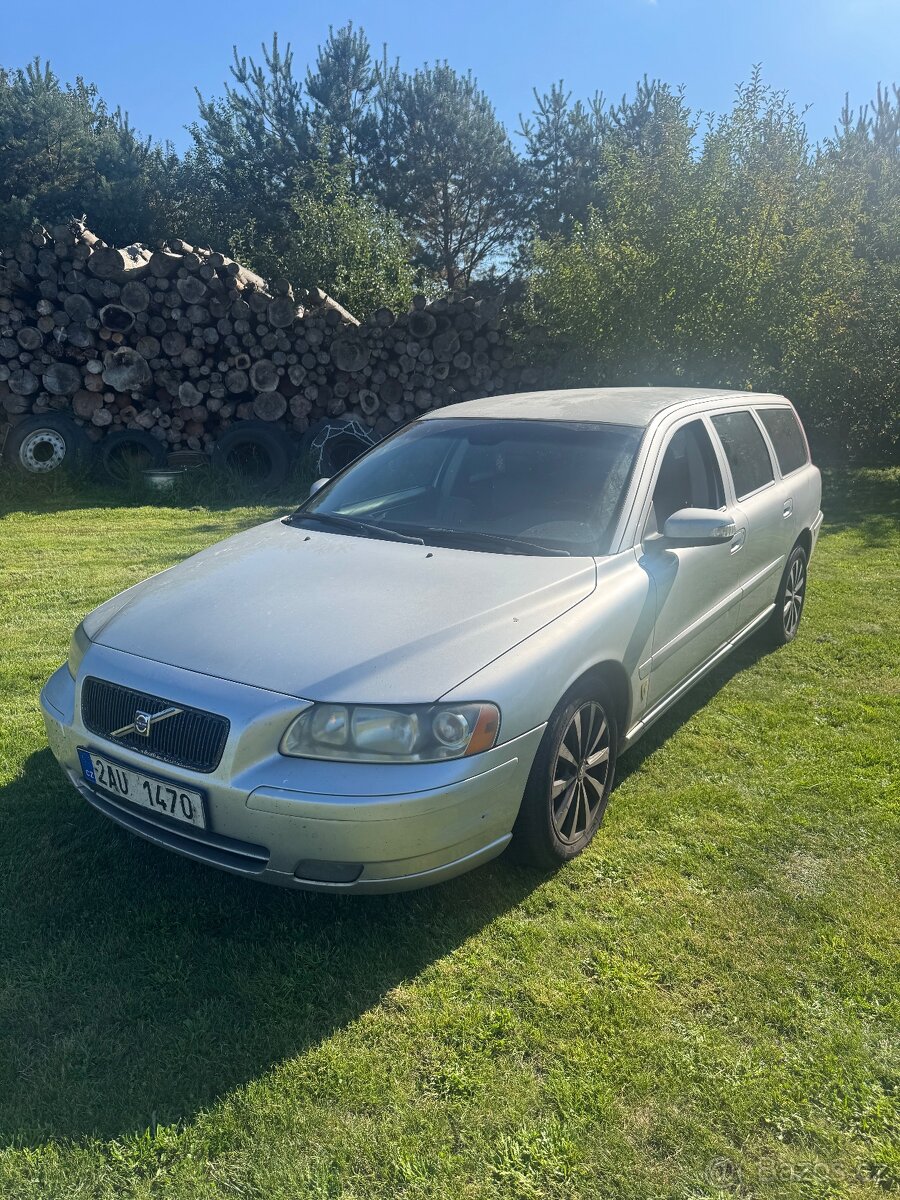 Volvo V70 II  2,4D5 136kw