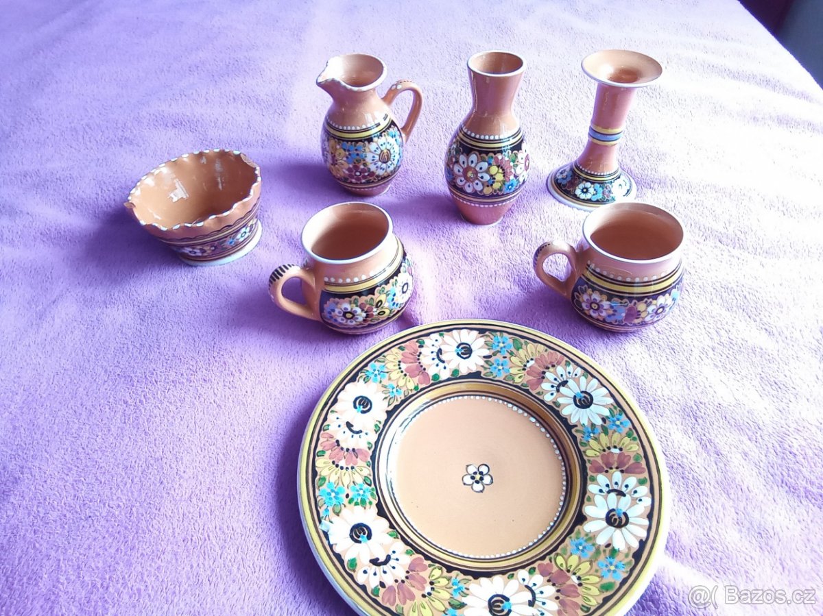 Keramická souprava s kytkama hnědá