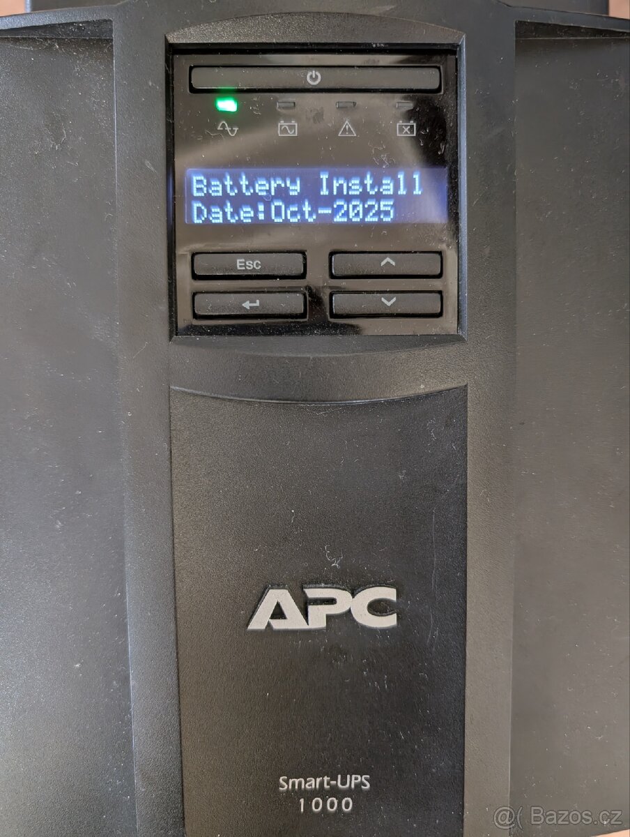 Záložní zdroj APC Smart-UPS 1000 (úplně nový aku)