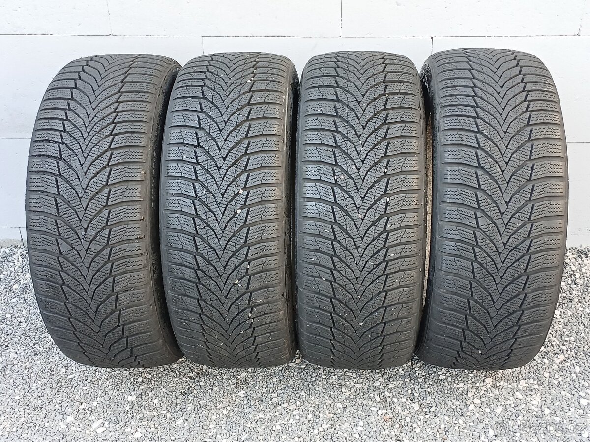 Pěkné zimní pneu Nexen Winguard Sport 215/45/17 vzorek 8mm