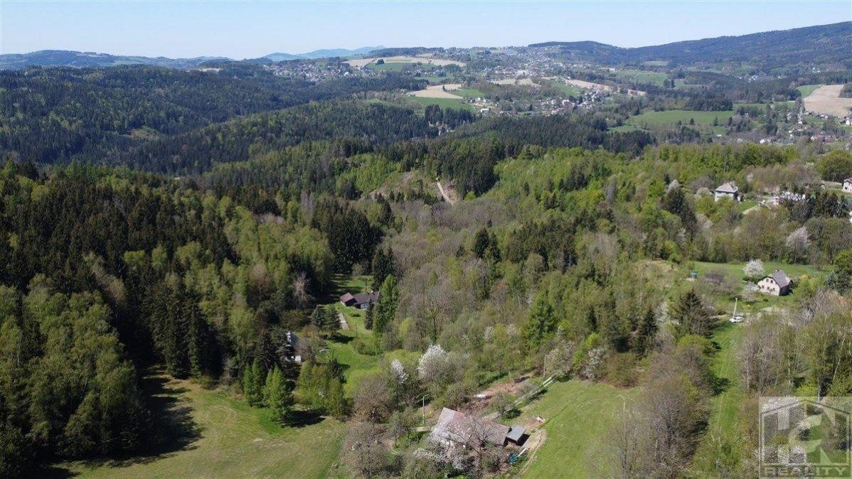 Prodej pozemku v obci Radčice u Železného Brodu 1417m2