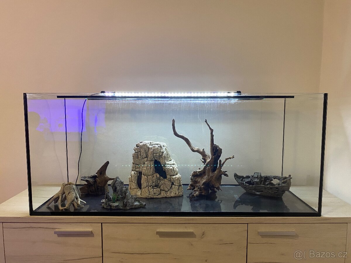 Akvárium 240l