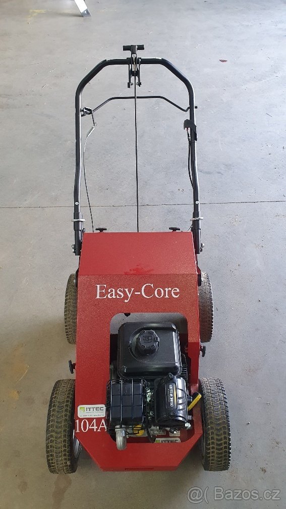 Motorový aerifikátor EC104 - nový. Možno půjčit. Skladem