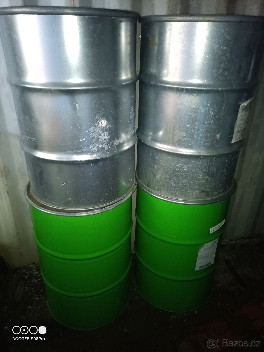Plechové sudy 200l.